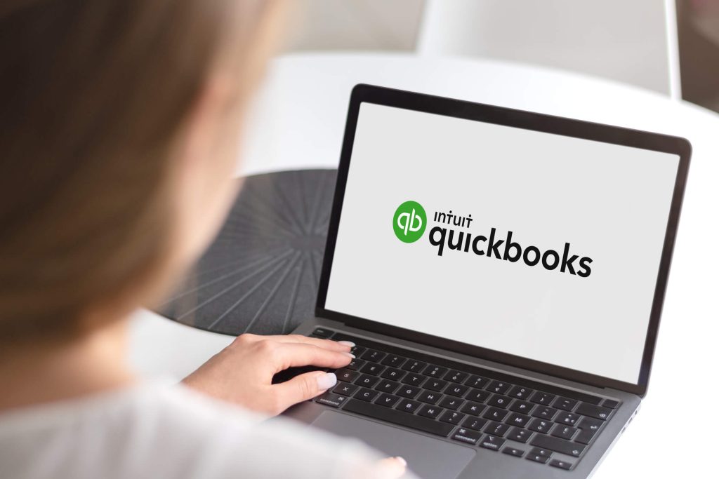 pay contractors in quickbooks online